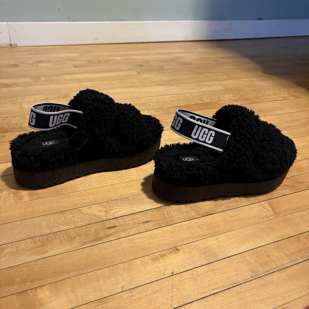 UGG FLUFF YEAH SLIDE BLACK SHEEPSKIN SLINGBACK SHOES SLIPPERS SIZE US 7 WOMEN'S